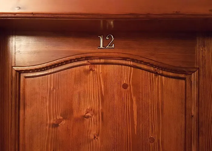 Pod Hradom Restaurant & *