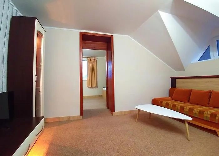 Pod Hradom Restaurant & Gasthof *