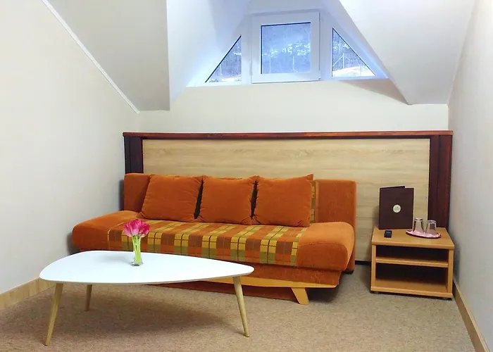 Pod Hradom Restaurant & Gasthof *