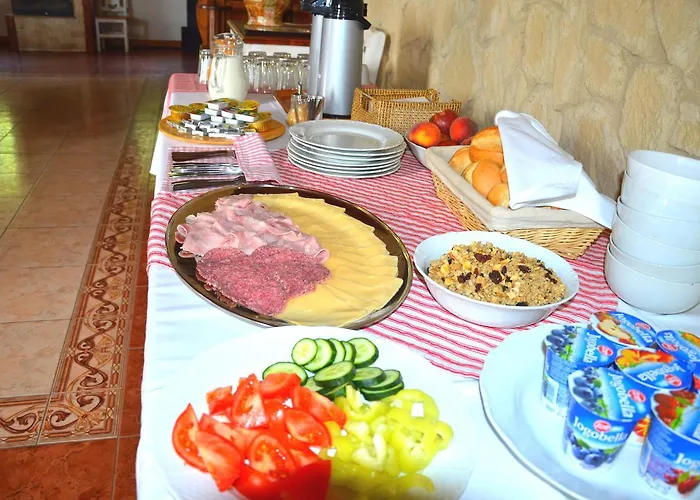 Pod Hradom Restaurant & *